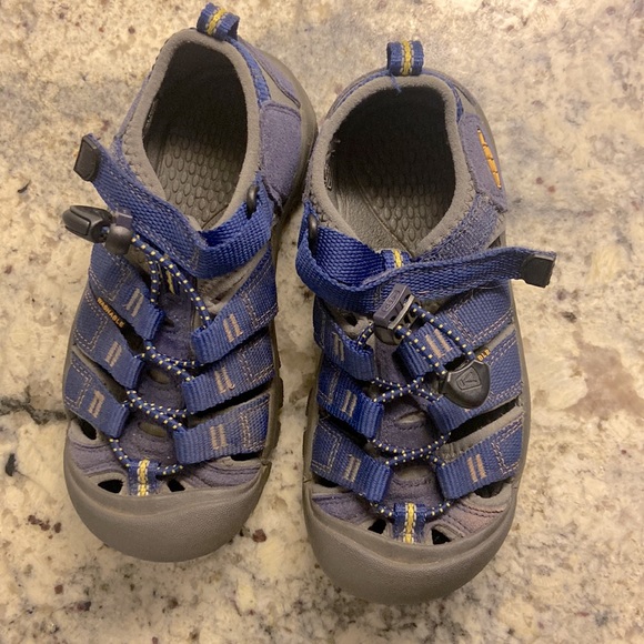 Keen Water Sandals Boys size 13 - Picture 3 of 4